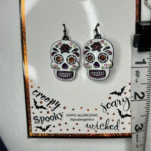 Skull earrings